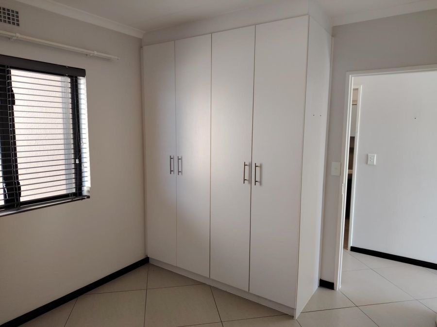 To Let 1 Bedroom Property for Rent in Buhrein Western Cape